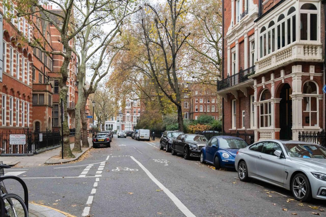 Traditional Family Near Earl's Court London
