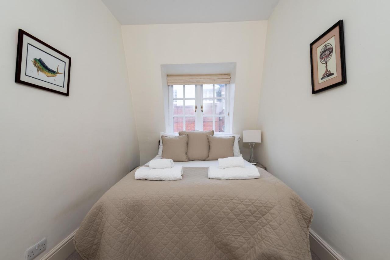 Traditional Family Near Earl's Court Casa vacanze Londra